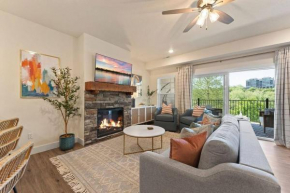 Views! LAKE Penthouse- 5 min to Landing & Downtown